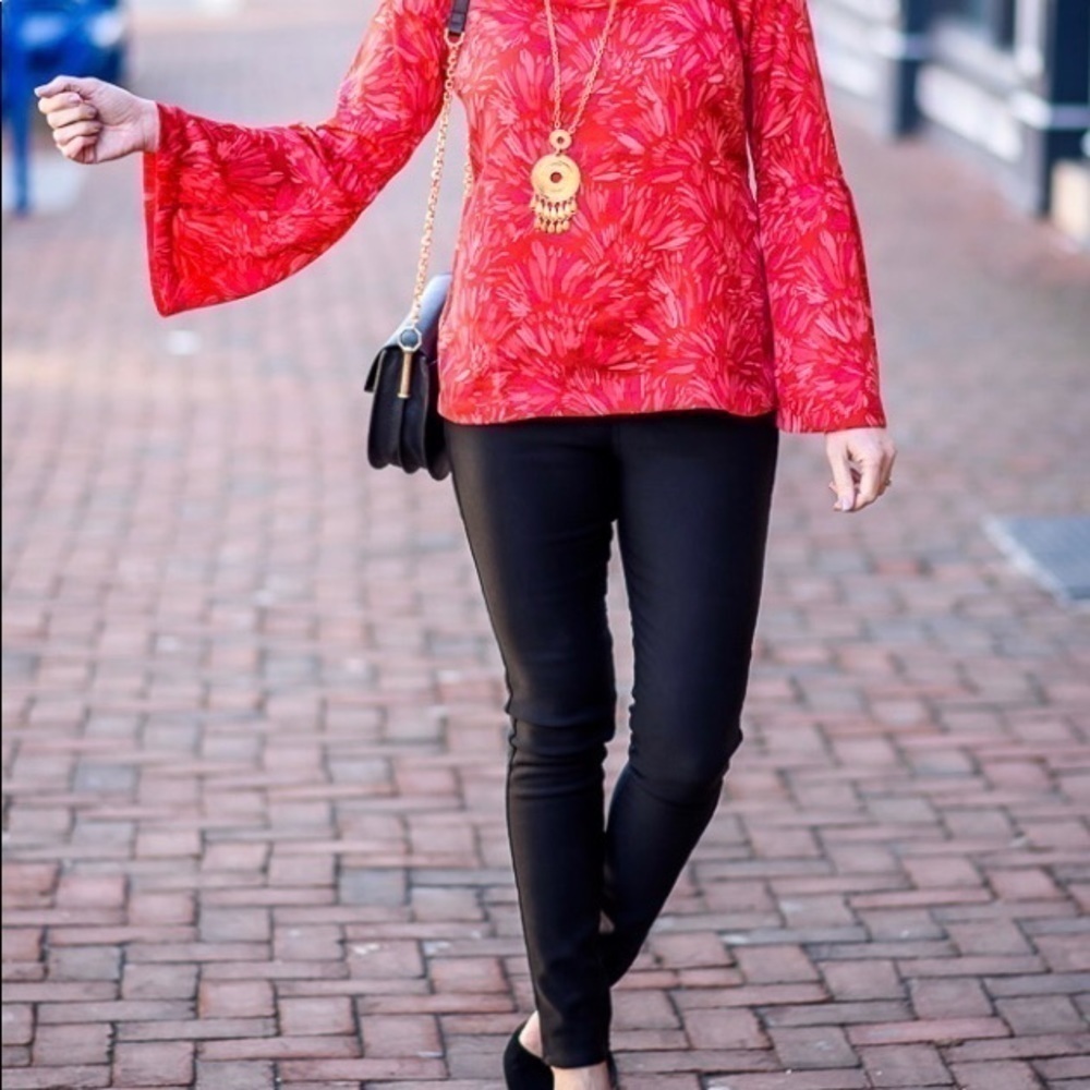 Cute Banana Republic Pink/Red Flare Sleeves - Picture 3 of 7